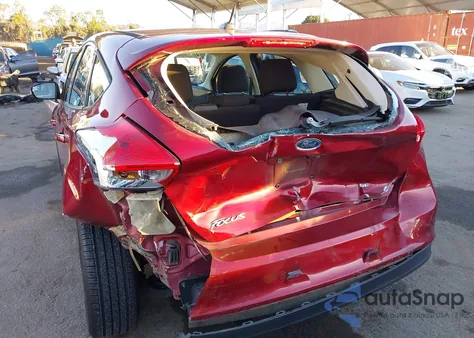 2017 Ford Focus Sel z USA, uszkodzony, nr VIN 1FADP3M25HL245869